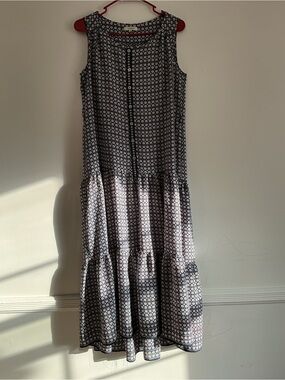 Max Studio Sleeveless Maxi Dress in Navy and White Geometric Print